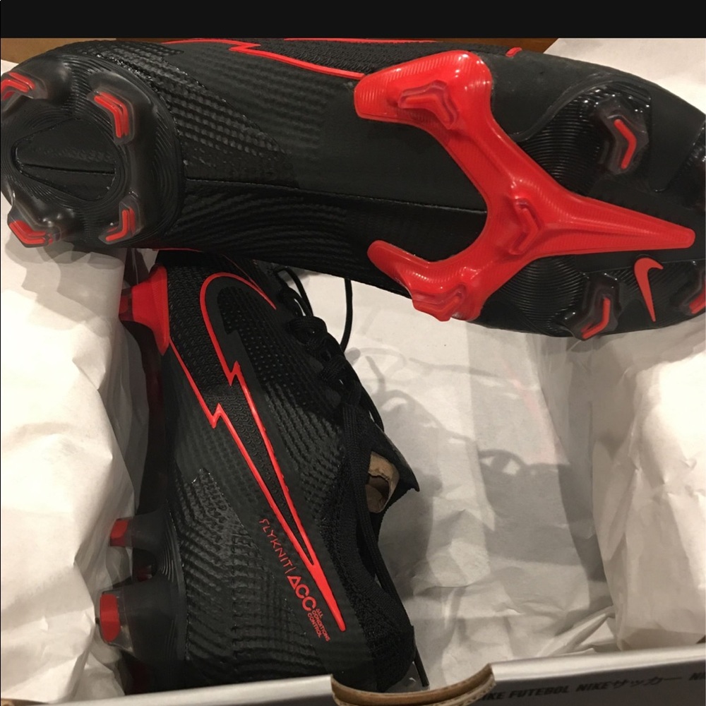 Nike Vapor 13 Elite FG men soccer cleats size 10
